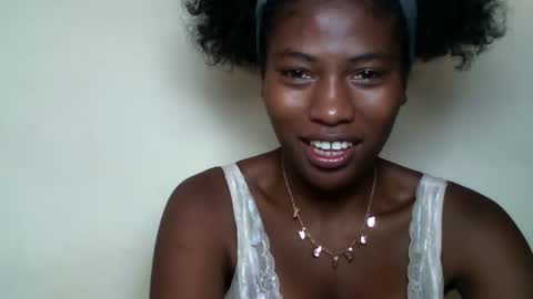 Snapshot of karoliee chatting on 20, 4, 2026 karoliee online show from 20, 4, 2026