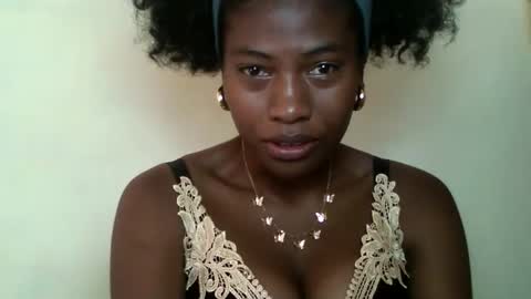 Snapshot of karoliee chatting on 21, 4, 2026 karoliee online show from 21, 4, 2026