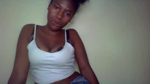 Snapshot of karoliee chatting on 30, 4, 2026 karoliee online show from 30, 4, 2026