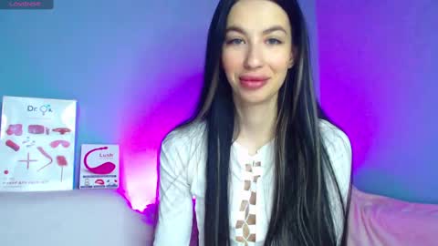 Snapshot of karolina_hottie_ chatting on 8, 12, 2024 Kira online show from 8, 12, 2024