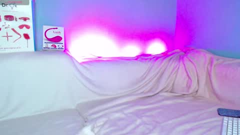 Snapshot of karolina_hottie_ chatting on 9, 12, 2024 Kira online show from 9, 12, 2024