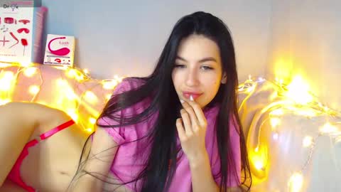 Snapshot of karolina_hottie_ chatting on 23, 12, 2024 Kira online show from 23, 12, 2024