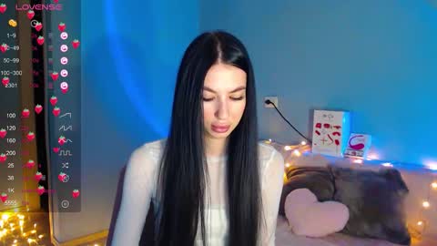 Snapshot of karolina_hottie_ chatting on 9, 9, 2025 Kira online show from 9, 9, 2025