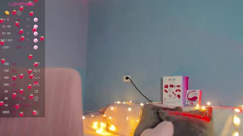 Snapshot of karolina_hottie_ chatting on 6, 11, 2025 Kira online show from 6, 11, 2025