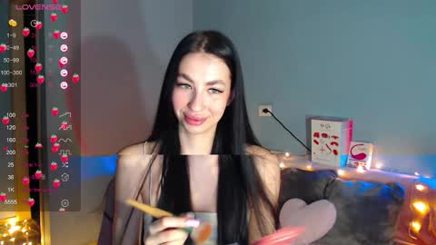 Snapshot of karolina_hottie_ chatting on 24, 11, 2025 Kira online show from 24, 11, 2025