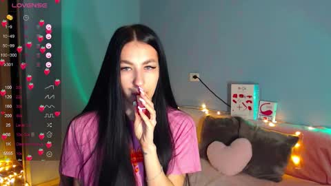 Snapshot of karolina_hottie_ chatting on 25, 11, 2025 Kira online show from 25, 11, 2025