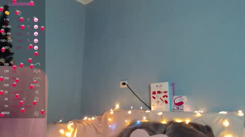 Snapshot of karolina_hottie_ chatting on 19, 12, 2025 Kira online show from 19, 12, 2025