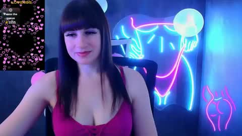 Caroline online show from 10, 3, 2025