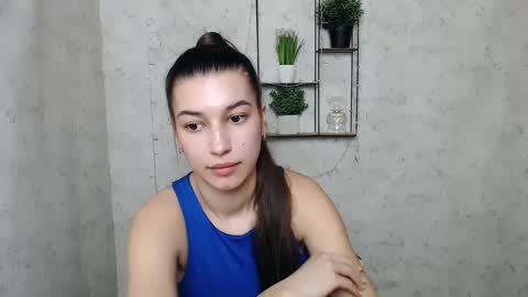 Karolina online show from 7, 3, 2025