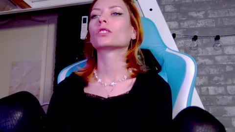 Snapshot of karoline121 chatting on 9, 3, 2025 karoline121 online show from 9, 3, 2025
