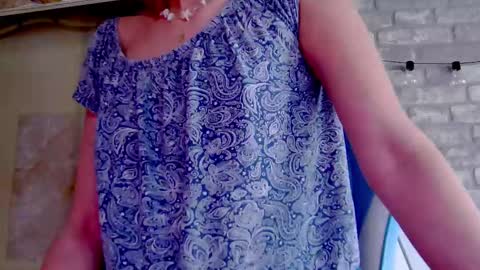 Snapshot of karoline121 chatting on 10, 3, 2025 karoline121 online show from 10, 3, 2025