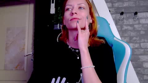 Snapshot of karoline121 chatting on 10, 3, 2025 karoline121 online show from 10, 3, 2025