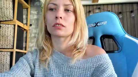 Snapshot of karoline121 chatting on 18, 9, 2025 karoline121 online show from 18, 9, 2025