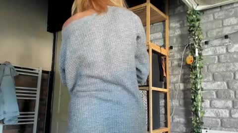 Snapshot of karoline121 chatting on 23, 9, 2025 karoline121 online show from 23, 9, 2025