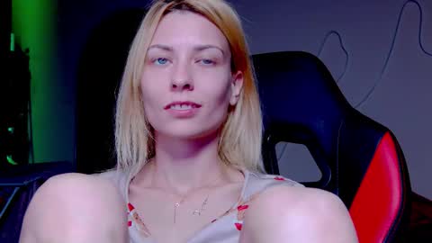 Snapshot of karoline121 chatting on 5, 10, 2025 karoline121 online show from 5, 10, 2025