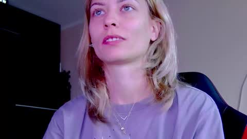 Snapshot of karoline121 chatting on 8, 10, 2025 karoline121 online show from 8, 10, 2025