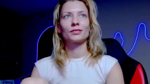 Snapshot of karoline121 chatting on 13, 10, 2025 karoline121 online show from 13, 10, 2025
