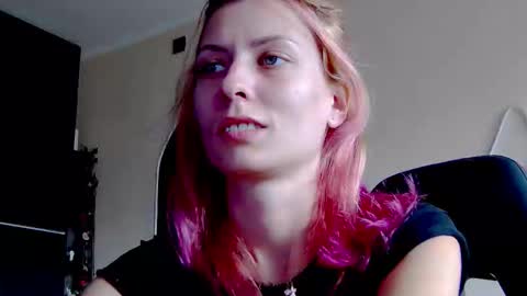Snapshot of karoline121 chatting on 18, 10, 2025 karoline121 online show from 18, 10, 2025