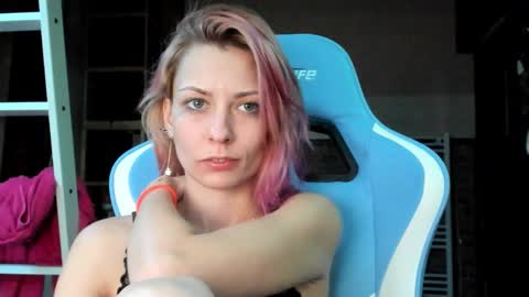 Snapshot of karoline121 chatting on 22, 10, 2025 karoline121 online show from 22, 10, 2025