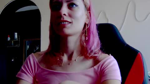 Snapshot of karoline121 chatting on 30, 10, 2025 karoline121 online show from 30, 10, 2025