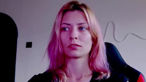 Snapshot of karoline121 chatting on 4, 11, 2025 karoline121 online show from 4, 11, 2025