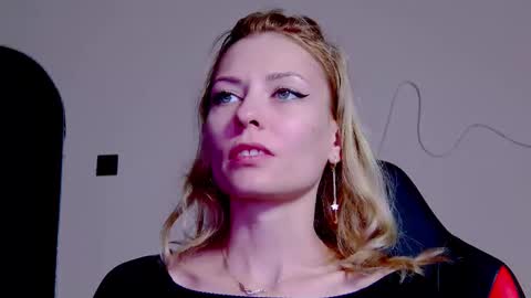 Snapshot of karoline121 chatting on 9, 11, 2025 karoline121 online show from 9, 11, 2025