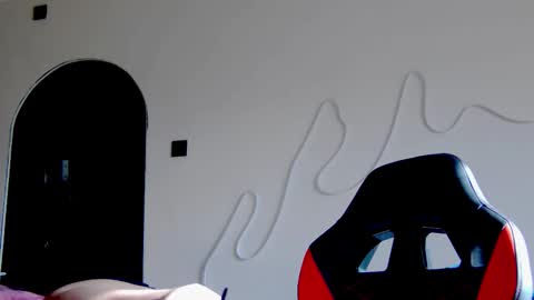 Snapshot of karoline121 chatting on 21, 11, 2025 karoline121 online show from 21, 11, 2025