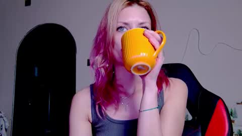 Snapshot of karoline121 chatting on 24, 11, 2025 karoline121 online show from 24, 11, 2025