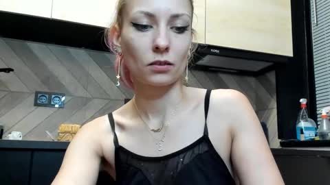 Snapshot of karoline121 chatting on 25, 11, 2025 karoline121 online show from 25, 11, 2025