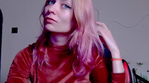 Snapshot of karoline121 chatting on 28, 11, 2025 karoline121 online show from 28, 11, 2025