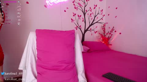 Karolina 3 online show from 28, 1, 2025