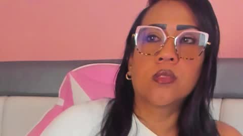 Snapshot of karolwest_ chatting on 15, 12, 2025 karolwest_ online show from 15, 12, 2025