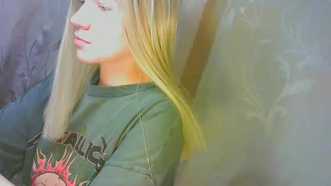 Caroline Fox online show from 11, 9, 2025