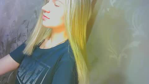 Caroline Fox online show from 13, 9, 2025