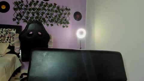 Snapshot of kassandra_james chatting on 4, 12, 2024 kassandra james online show from 4, 12, 2024