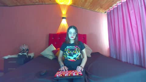 Snapshot of kassandra_james chatting on 16, 12, 2025 kassandra james online show from 16, 12, 2025