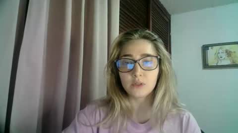 Snapshot of kat_pp chatting on 7, 1, 2025 Kati online show from 7, 1, 2025