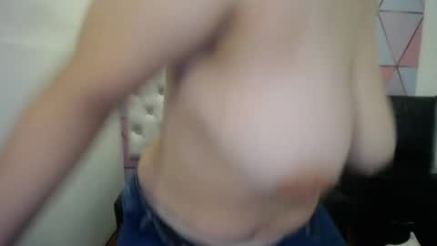 katalina santana25 online show from 12, 4, 2026