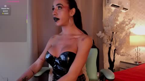 Kata Millants online show from 2, 10, 2025