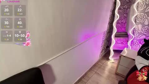 Snapshot of katana_tay chatting on 18, 12, 2025 katana_tay online show from 18, 12, 2025