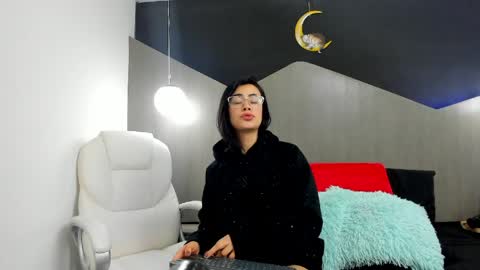 Kate Evans online show from 6, 4, 2026