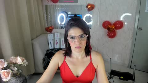 Snapshot of kate_roose chatting on 2, 2, 2025 kate_roose online show from 2, 2, 2025