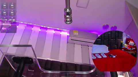 Snapshot of kate_roose chatting on 18, 12, 2025 kate_roose online show from 18, 12, 2025