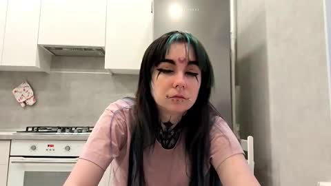 Snapshot of katelynnjenness chatting on 7, 1, 2026 Milana online show from 7, 1, 2026