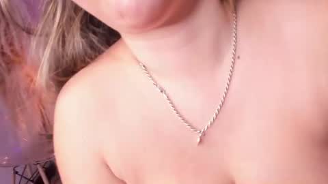 Snapshot of katemoorex chatting on 9, 7, 2026 KateMoorex online show from 9, 7, 2026
