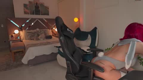  Kate Owens  online show from 26, 10, 2025