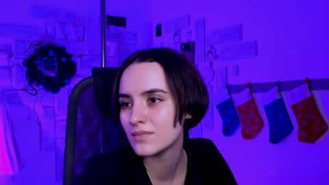 katewillows online show from 16, 12, 2025