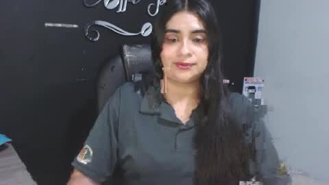 Call me Lau  online show from 4, 4, 2026