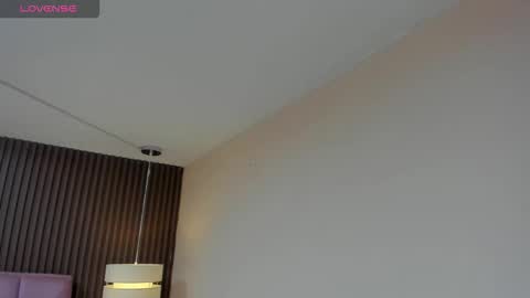   online show from 28, 11, 2025