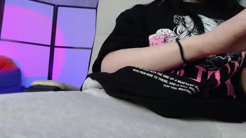 Snapshot of katherine_johnson chatting on 4, 1, 2025 katherine_johnson online show from 4, 1, 2025